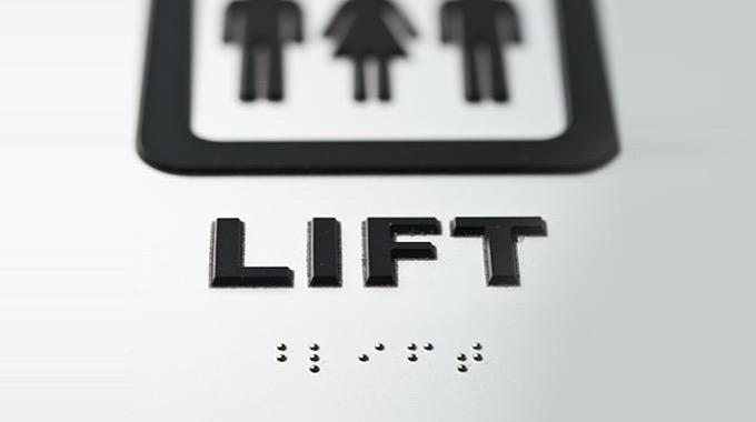 Gravographellas-Γραφή Braille σε πινακίδες